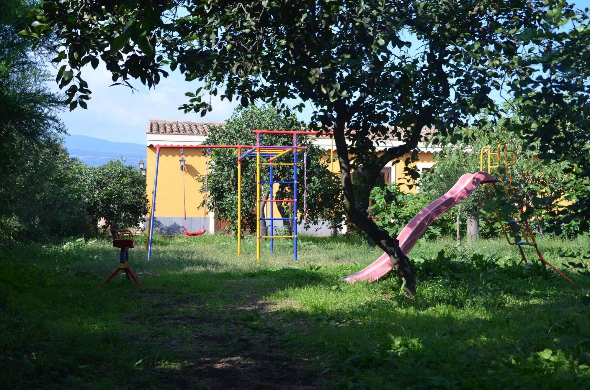 Villa La Terra Del Mezzo Riposto Exterior foto